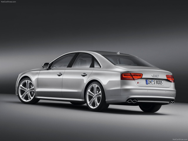 Audi S8 фото