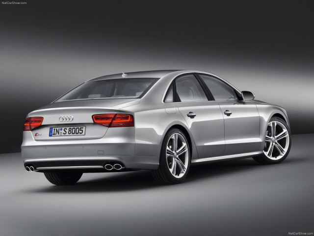 Audi S8 фото