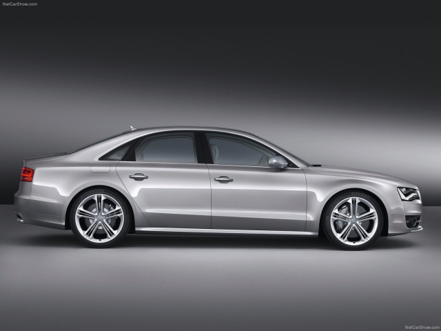 Audi S8 фото