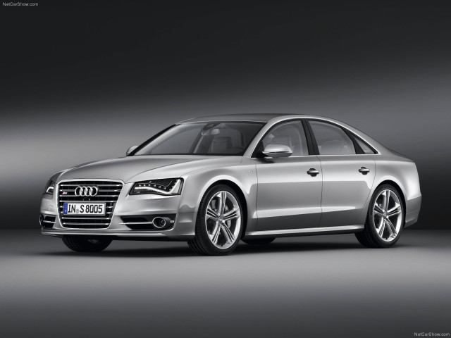 Audi S8 фото