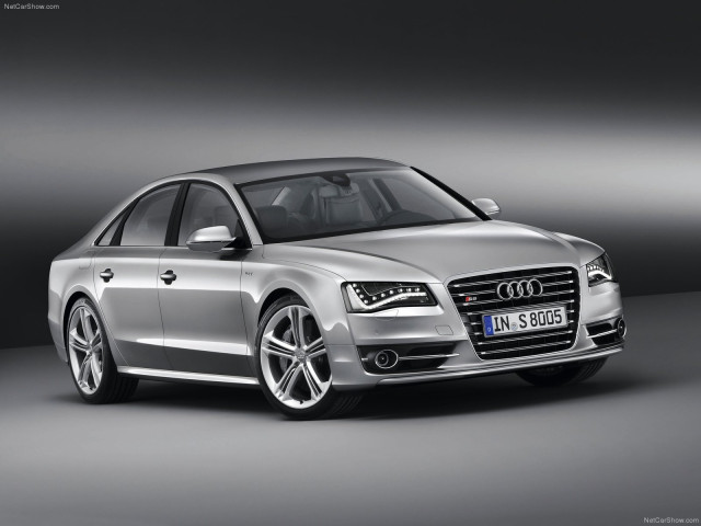 Audi S8 фото