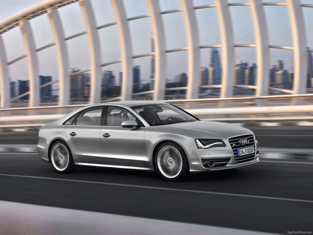 Audi S8 фото