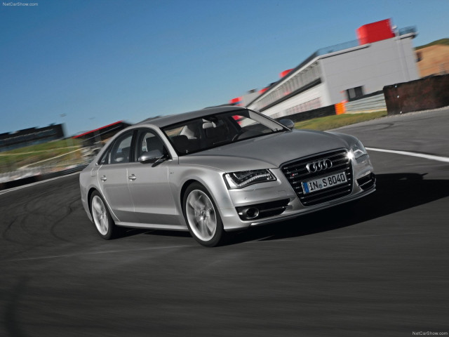 Audi S8 фото