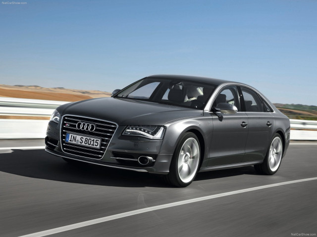 Audi S8 фото