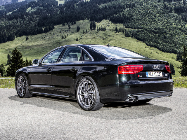 Audi S8 фото