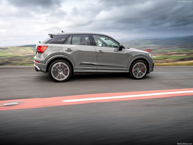 Audi SQ2 фото