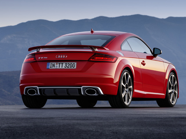 Audi TT RS фото