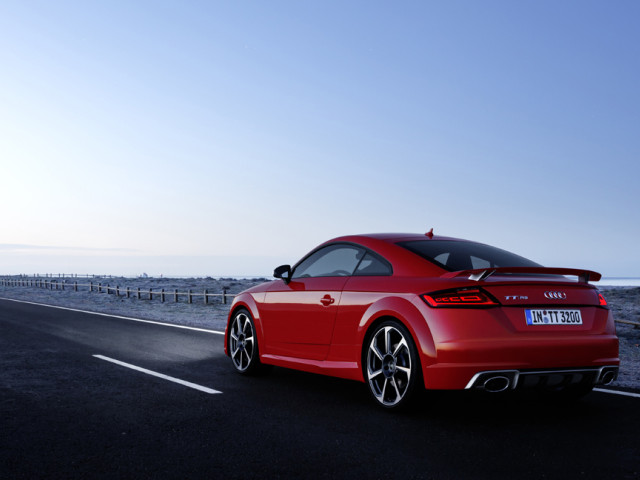 Audi TT RS фото