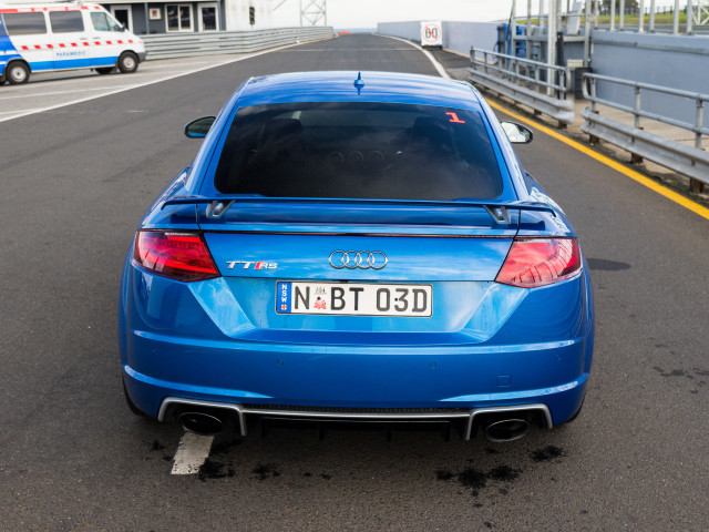 Audi TT RS фото