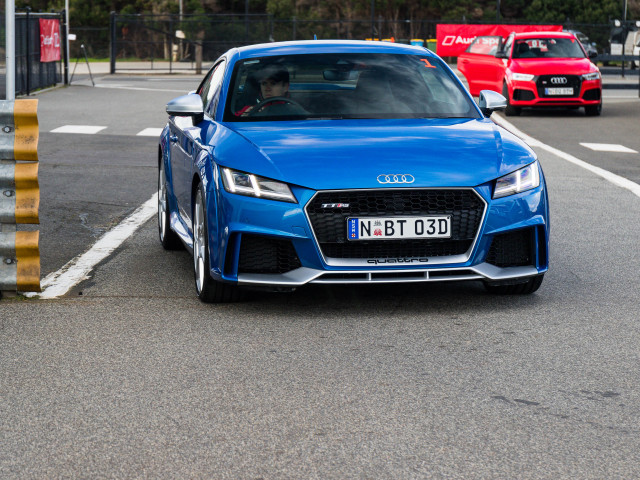 Audi TT RS фото