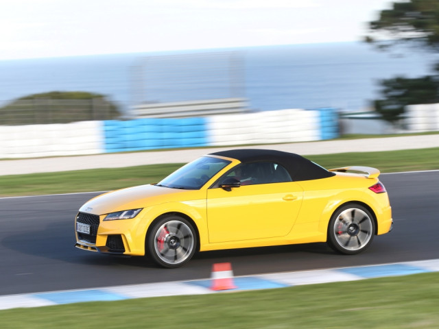 Audi TT RS фото