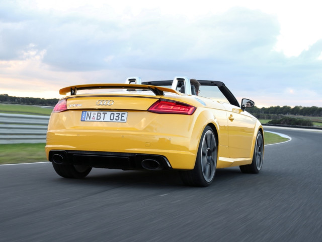 Audi TT RS фото