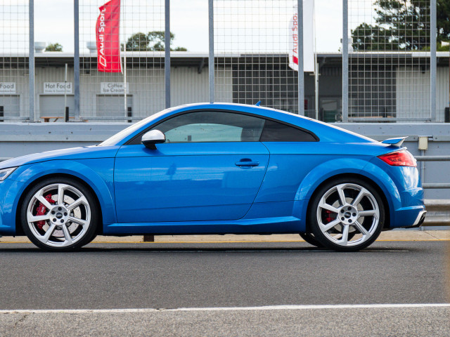 Audi TT RS фото