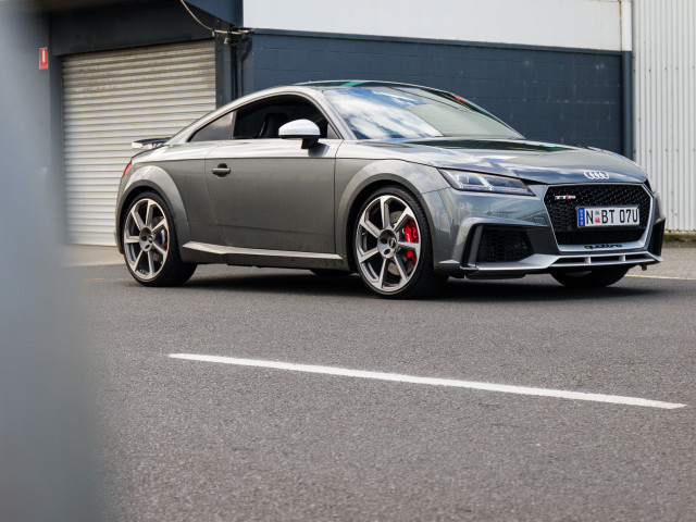 Audi TT RS фото