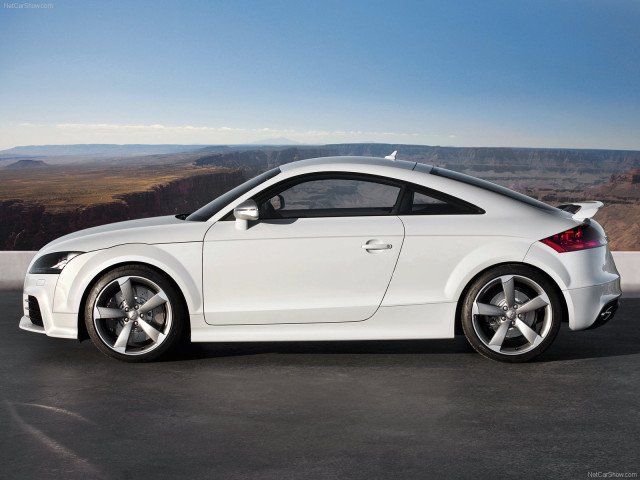 Audi TT RS фото