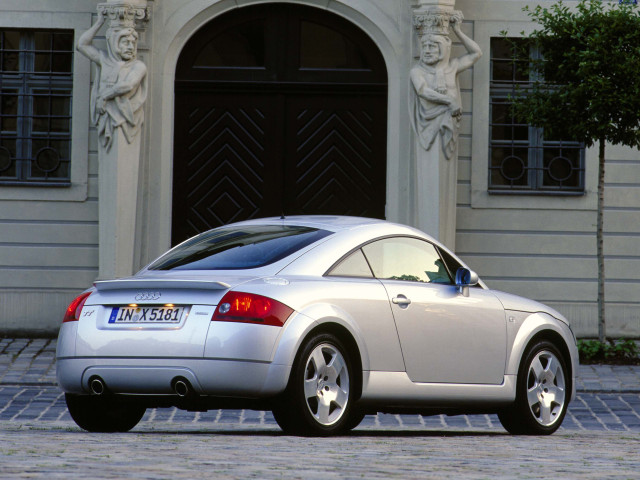 Audi TT фото