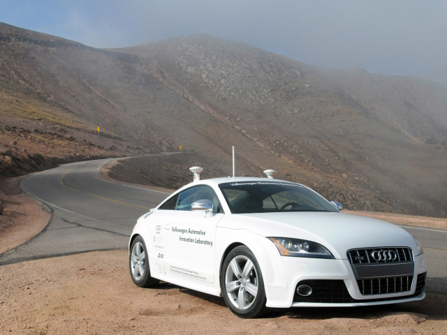 Audi TTS Autonomous фото