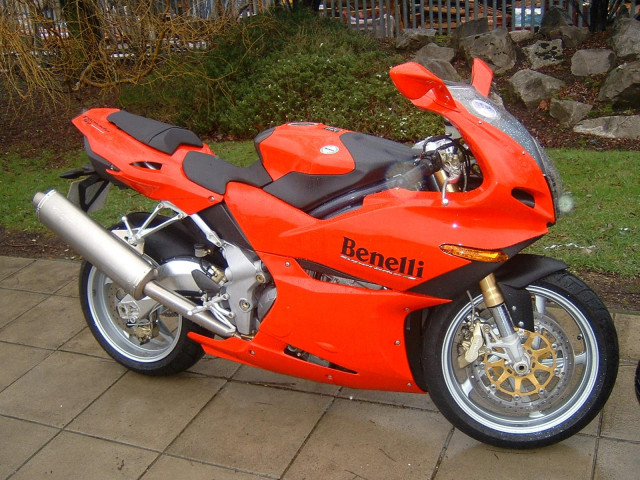 Benelli Tornado Tre 900 фото