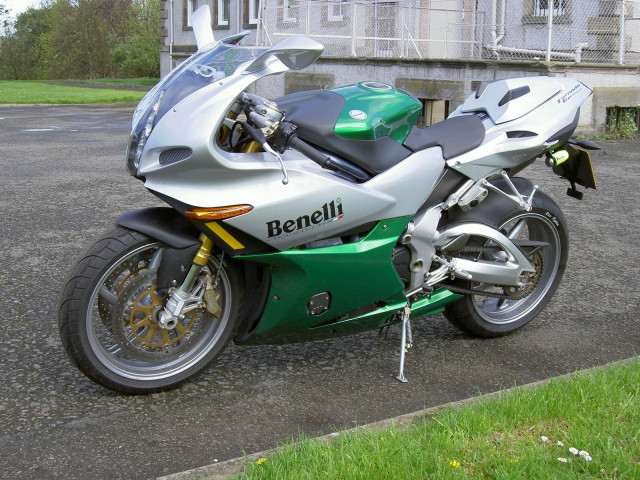 Benelli Tornado Tre 900 фото