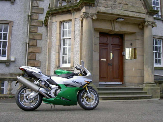 Benelli Tornado Tre 900 фото