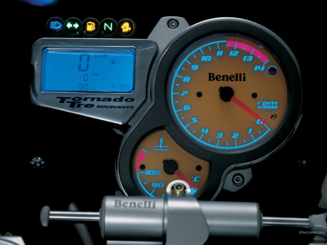 Benelli Tornado Tre 900 фото