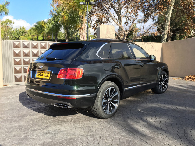 Bentley Bentayga фото