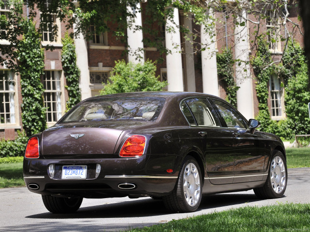 Bentley Continental Flying Spur фото