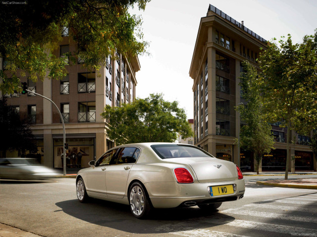 Bentley Continental Flying Spur фото