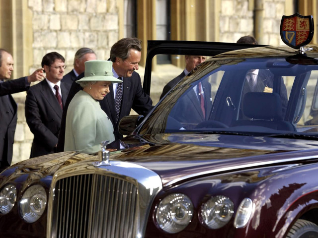 Bentley State Limousine фото