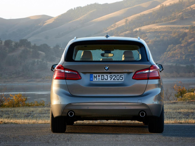 BMW 2-series Active Tourer фото