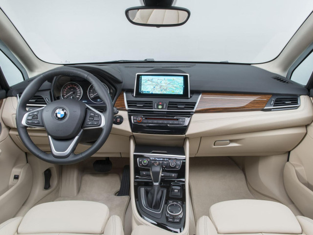 BMW 2-series Active Tourer фото