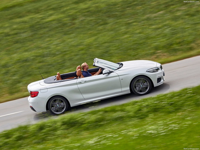 BMW 2-Series Convertible фото