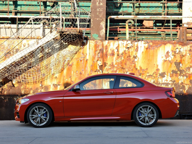 BMW 2-Series Coupe фото