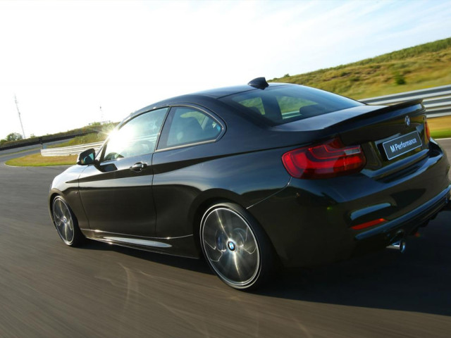 BMW 2-Series Coupe фото