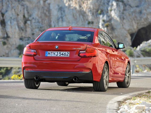 BMW 2-series фото