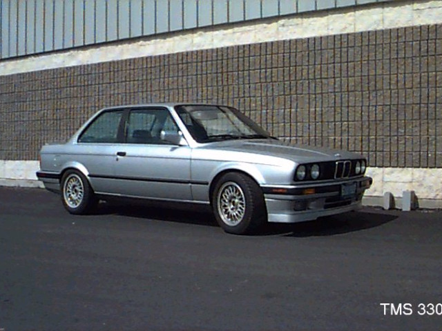 BMW 3-series E30 фото