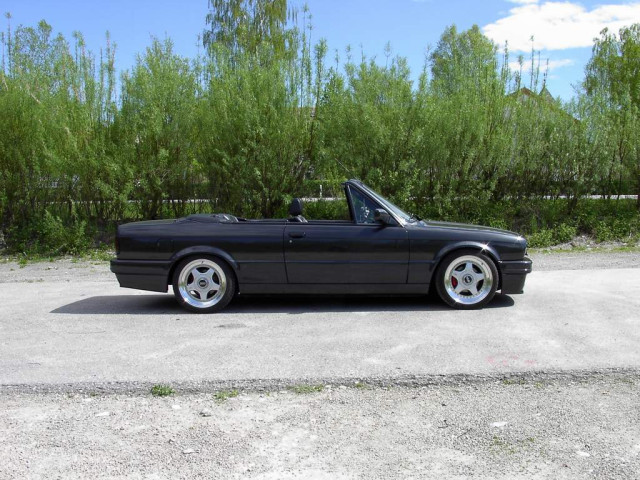 BMW 3-series E30 фото