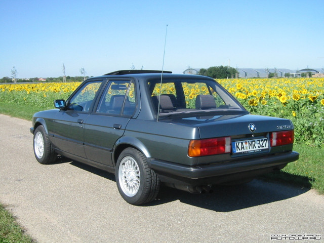 BMW 3-series E30 фото