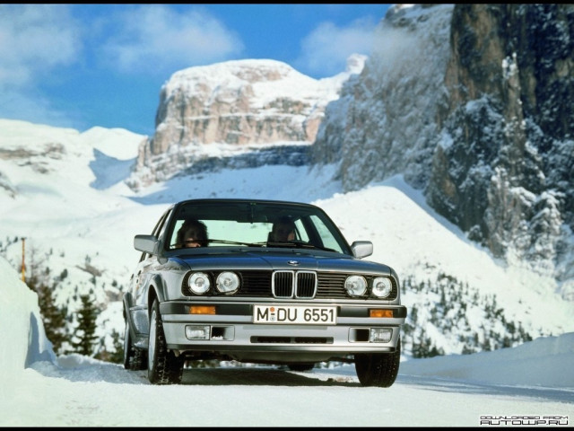 BMW 3-series E30 фото