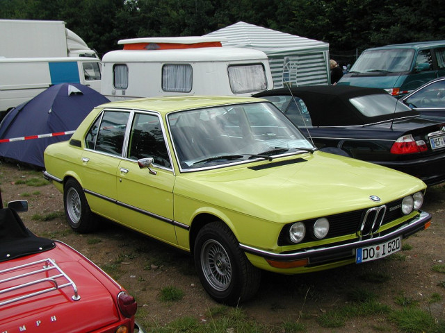 BMW 5-series E12 фото