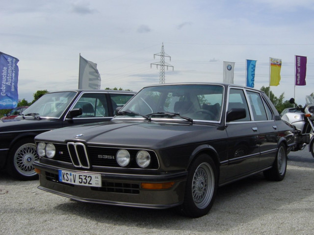 BMW 5-series E12 фото