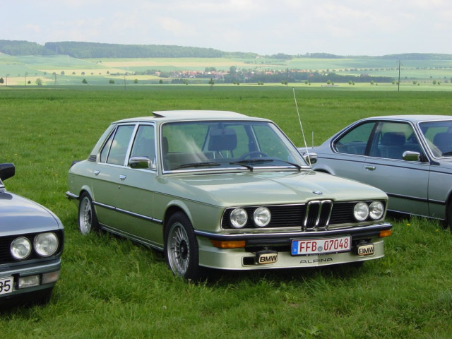 BMW 5-series E12 фото