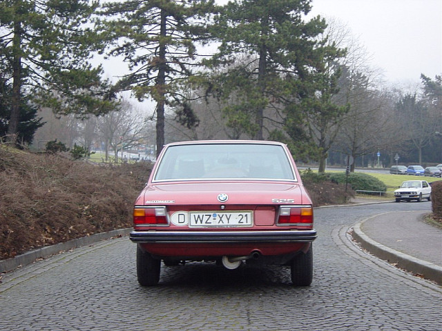 BMW 5-series E12 фото