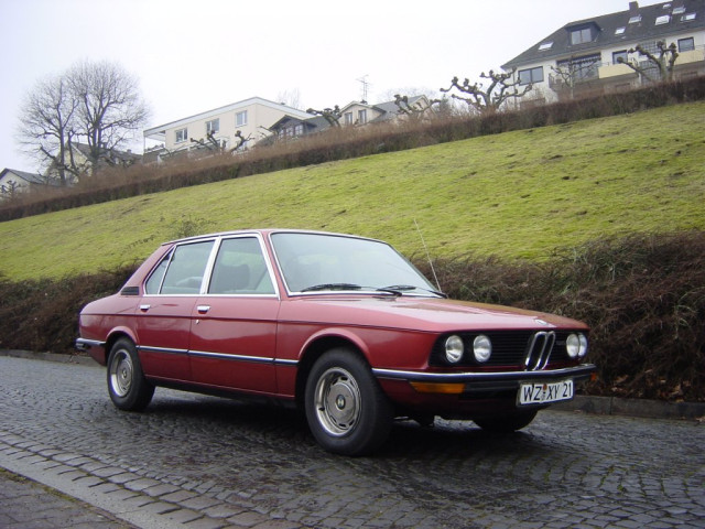 BMW 5-series E12 фото