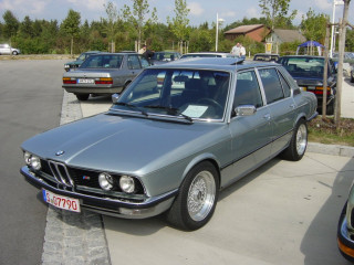 BMW 5-series E12 фото