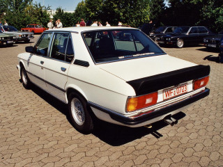 BMW 5-series E12 фото