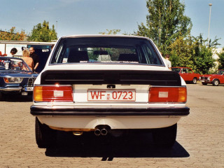 BMW 5-series E12 фото