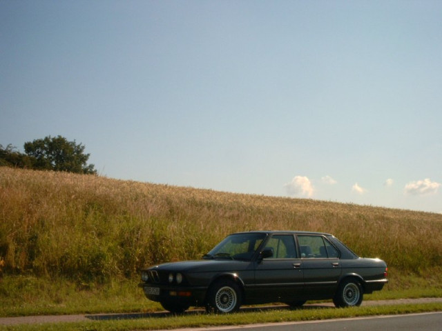 BMW 5-series E28 фото