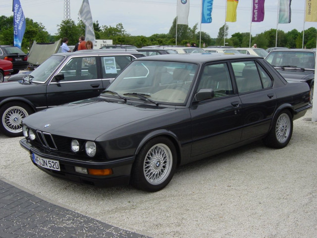 BMW 5-series E28 фото