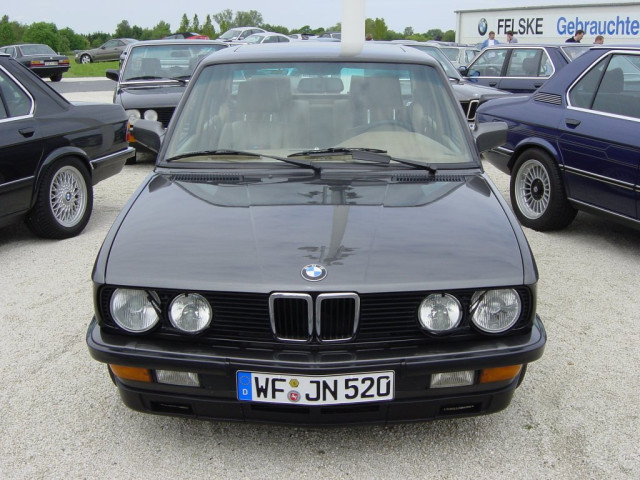 BMW 5-series E28 фото